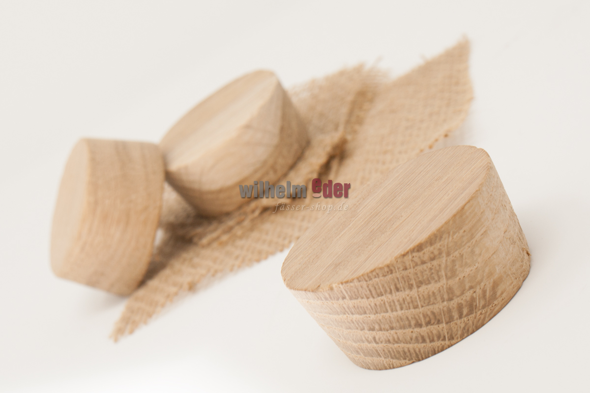 Oak bung with jute cloth